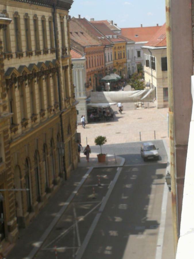 Centrum11 Pécs Exterior foto